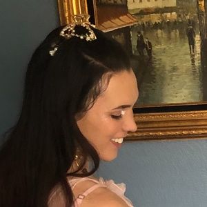 Meet your Posher, Lily